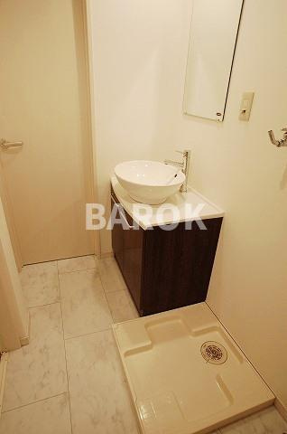 福岡市東区箱崎６丁目のアパートの洗面所
