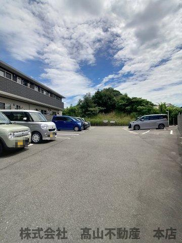 宗像市河東のアパートの駐車場