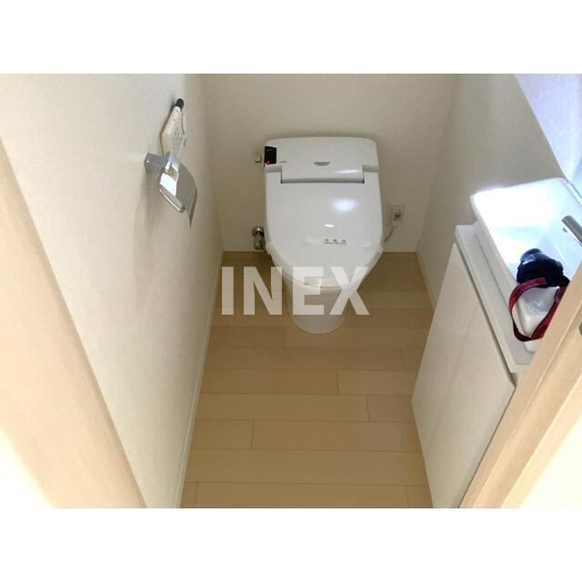 横浜市西区みなとみらい４丁目の賃貸マンションのトイレ