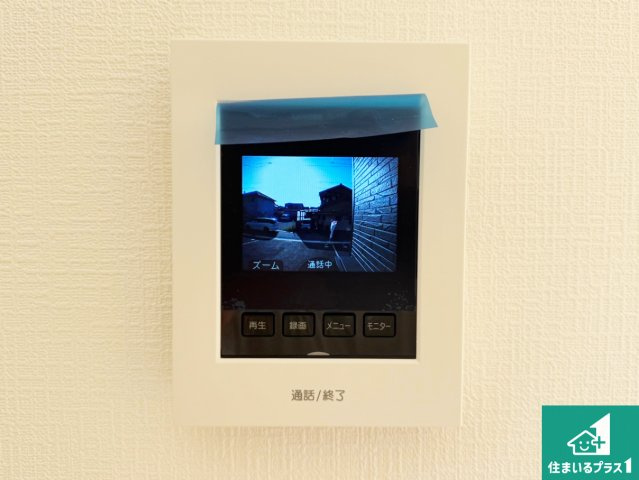 ◆八尾市太田　第3期　新築一戸建ての防犯設備|カラーモニターインターホン！声だけでなく来訪者の姿や顔がモニターで確認できるので、小さなお子様がいらっしゃるご家庭でも安心できます！