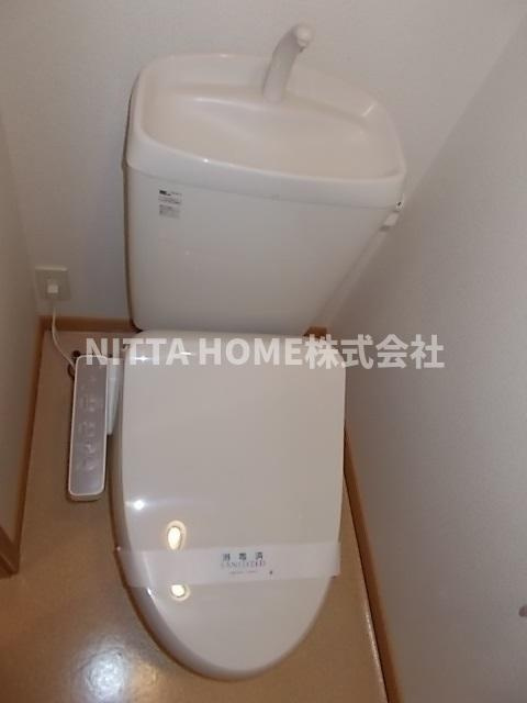 クラールＢのトイレ|温水洗浄便座付きのトイレです◇