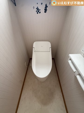 熊谷市上之　中古戸建のトイレ|シンプルで清潔感のあるトイレ
明るく、お掃除しやすいシンプルな空間♪