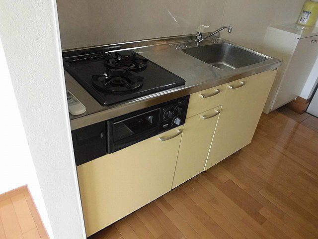 プレミールBのキッチン|※別号室の写真です。現況優先となります。