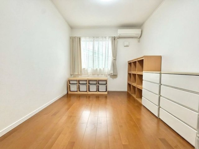 宮前区神木本町　中古戸建の洋室|ワークスペースや趣味の部屋としても活用できる柔軟性のある空間です。