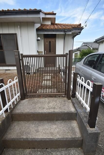 みすずが丘１８－２貸家のエントランス
