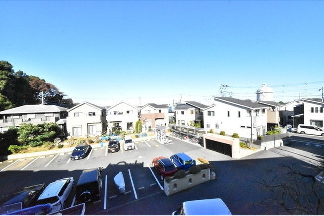 CRESCENTCOURT