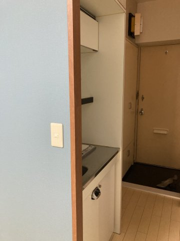 五反田サンハイツの玄関