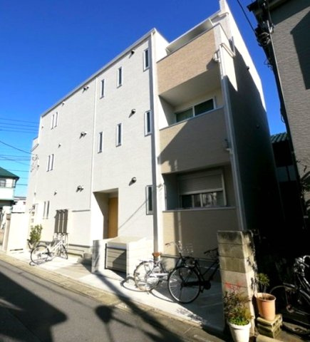 草加市谷塚町のアパートの外観