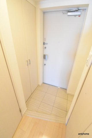 アドバンス新大阪ウエストゲート2　仲介手数料無料の玄関