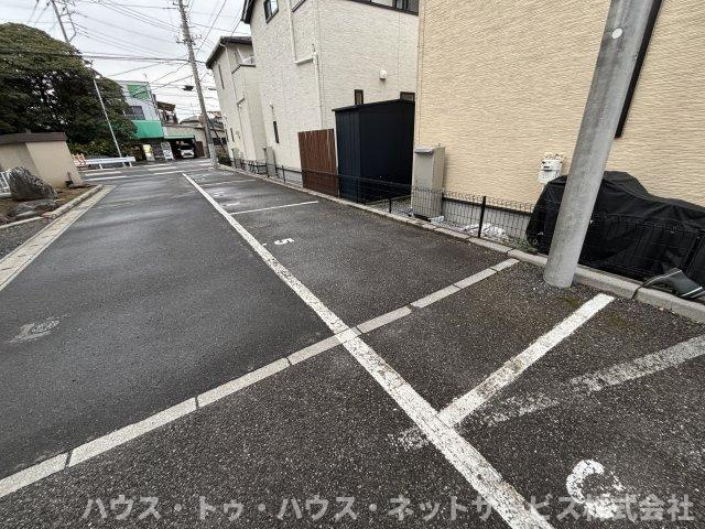 コーポ・アルチェの駐車場