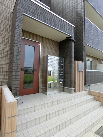 リブリ・新河岸のエントランス