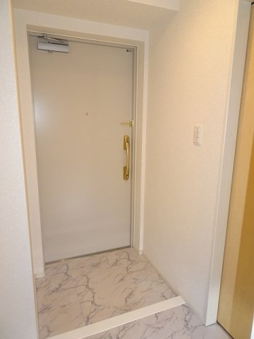 メゾン　ＴＭＤの玄関