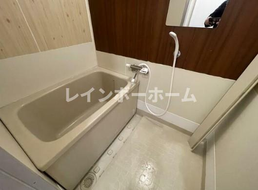 ステップ二ツ木の浴室