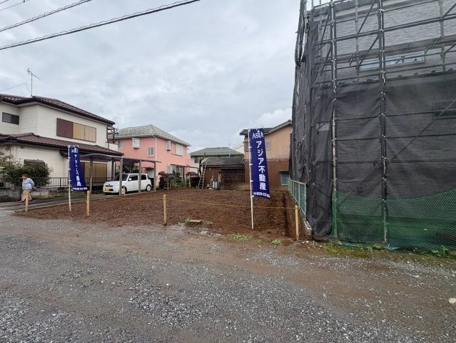 坂戸市塚越　建築条件なし　「若葉駅」徒歩29分　敷地46坪　【勝呂小学区】の前面道路含む現地写真