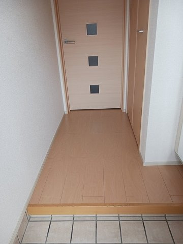 ネーヴェ・レジデンスの玄関