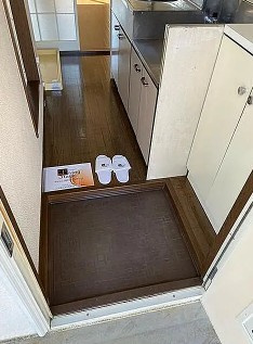 FLAT NHLの玄関