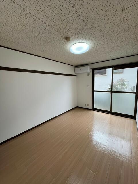 FLAT NHLの内装