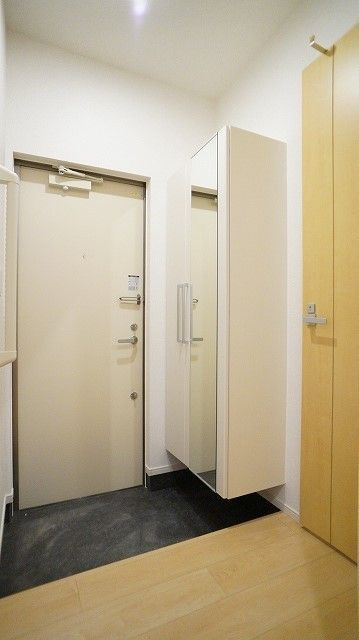 フローレンス松戸の玄関