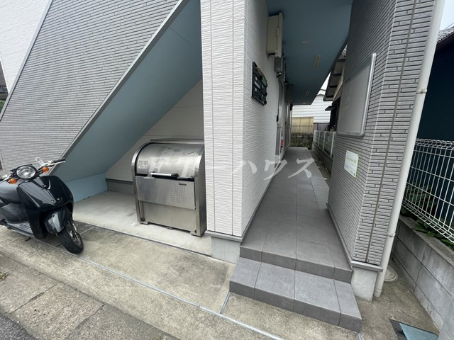 Casa Domani 前原（カーサ・ドマーニ マエバラ）のエントランス