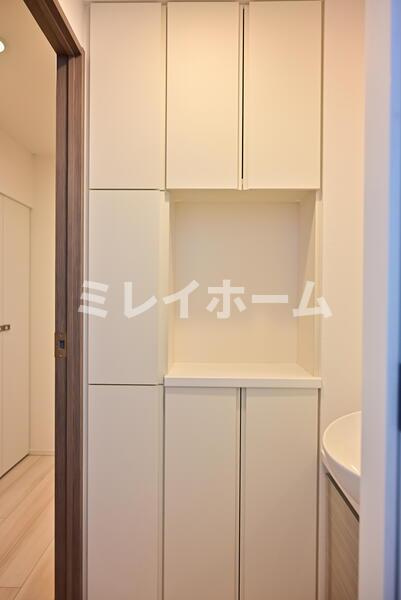 AXAS千鳥町アジールコートStaの玄関