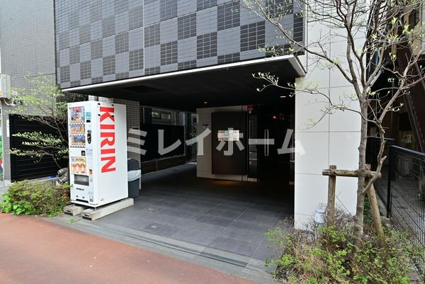 AXAS千鳥町アジールコートStaのエントランス