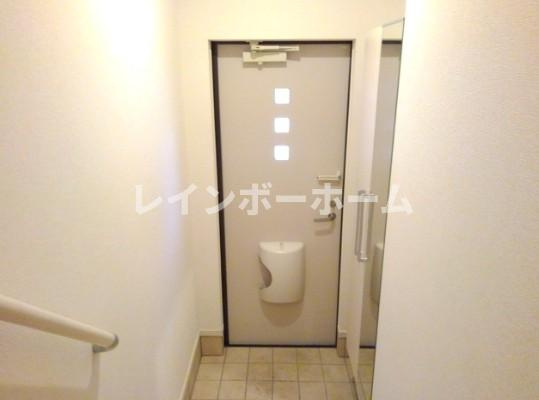 ウォーターラッド夏見台の玄関