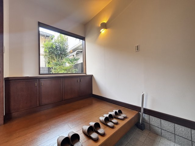 神戸市須磨区北落合6丁目戸建の玄関