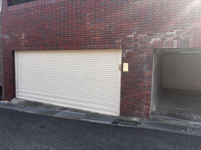 神戸市須磨区北落合6丁目戸建の駐車場