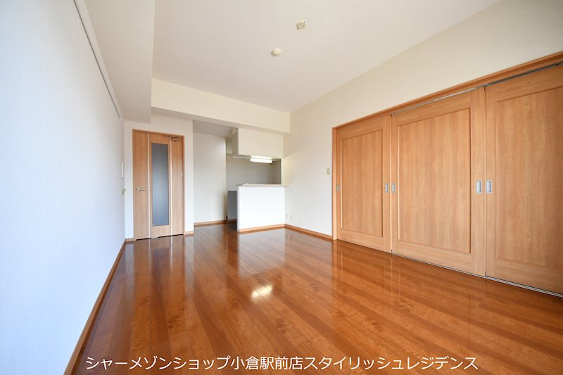 サンシャインプリンセス北九州の居間・リビング