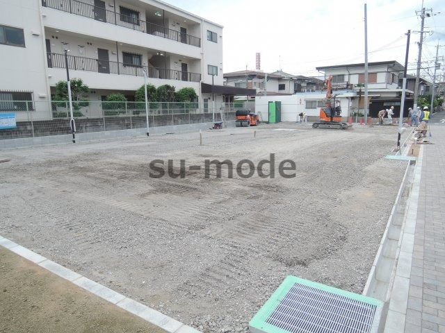 グランヴェルデ高槻の駐車場