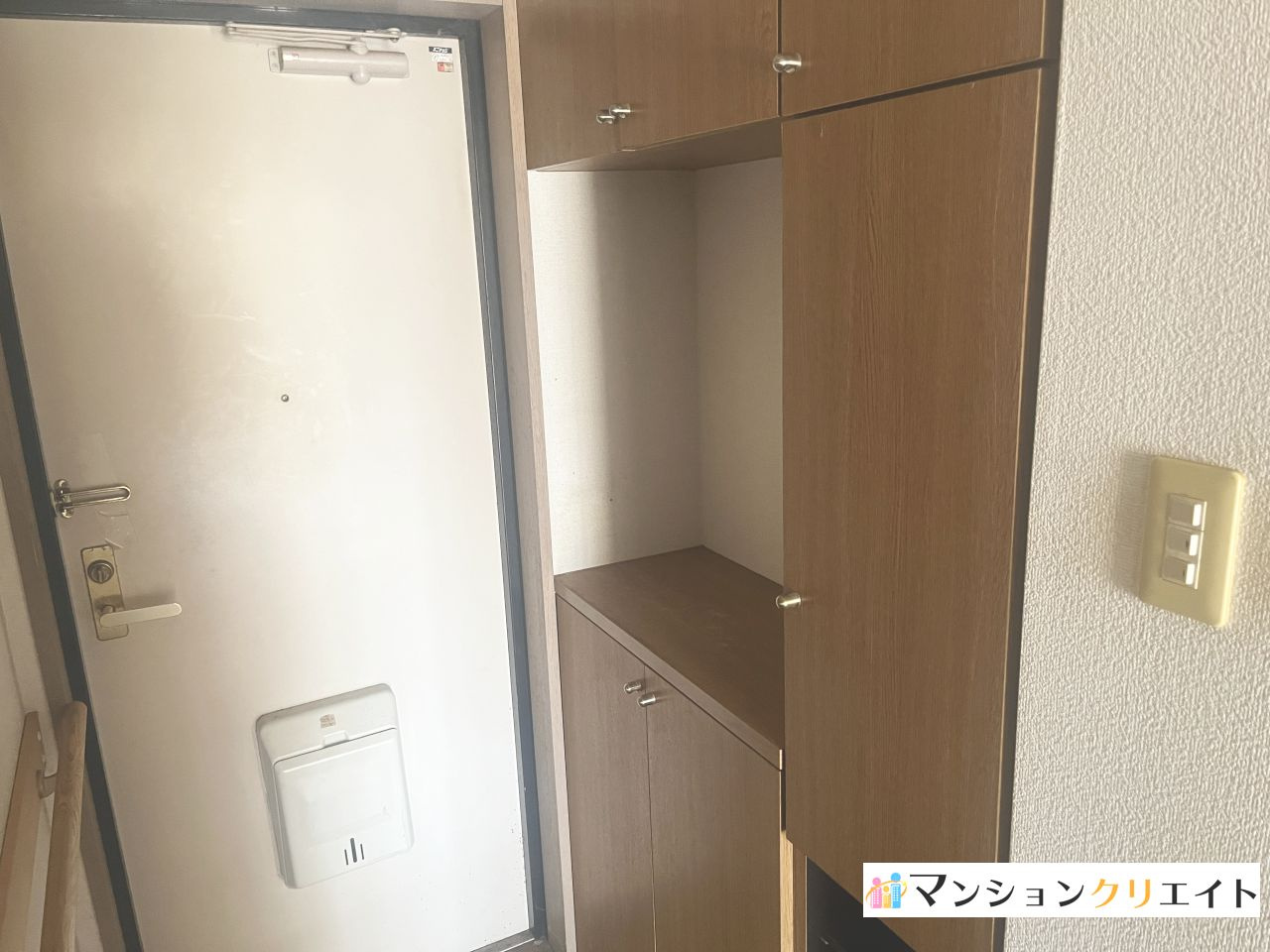 信開ベルシー日光の玄関|玄関収納