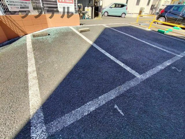 キングス所沢の駐車場