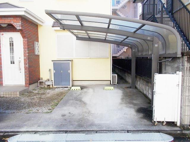 文蔵戸建の駐車場