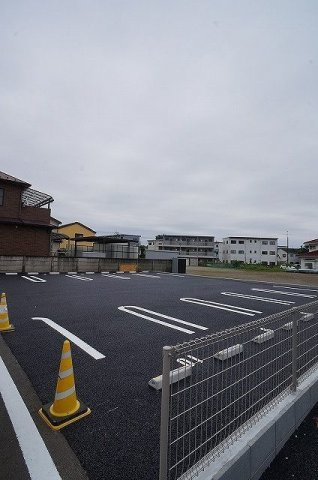 ネオ　フォレストの駐車場