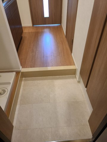 クレヴィスタ立石Ⅱの玄関