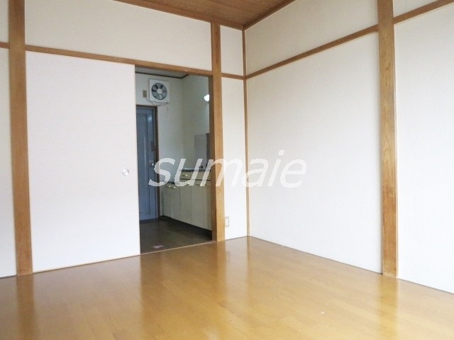 上岡マンションの洋室|フローリング仕様です☆ミ