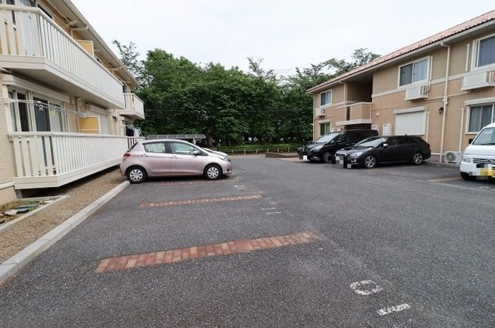 オベルジーヌ　Ａの駐車場