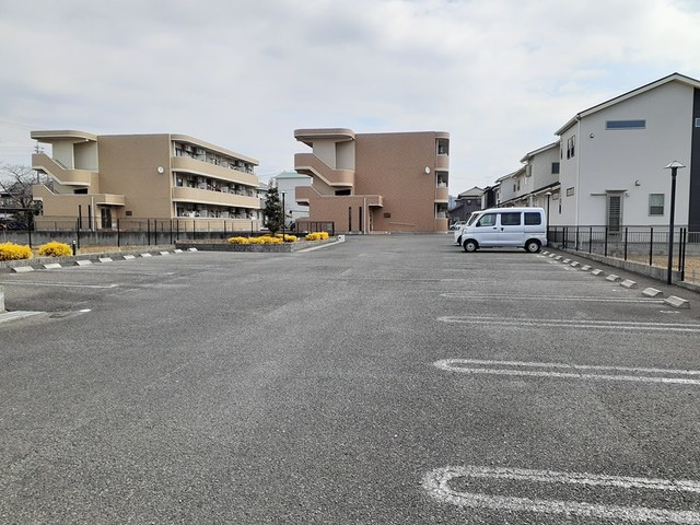 リバーサイドさくらⅠの駐車場
