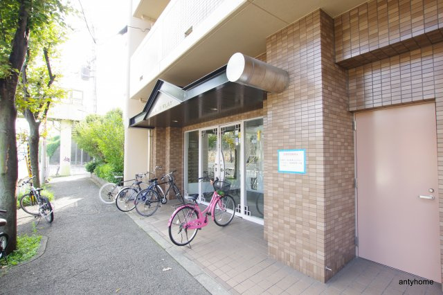 サウスフラット　仲介手数料無料のエントランス