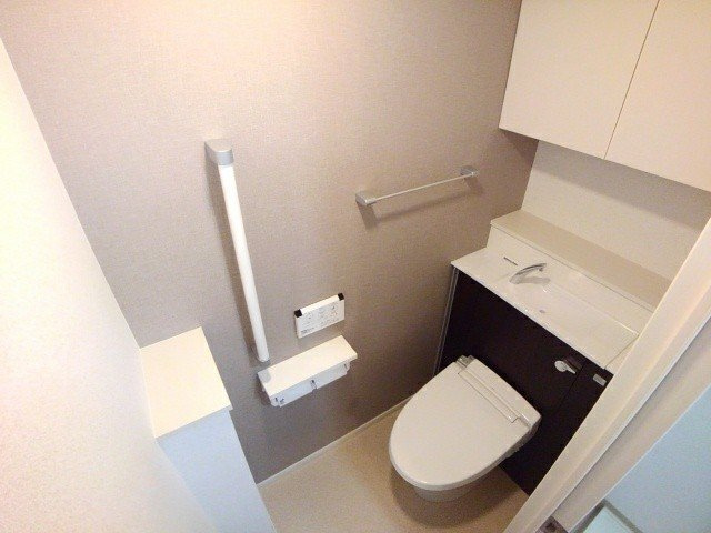 【トイレ】 | ブローテ　古蔵Ⅱ | 落ち着いた色調のトイレです