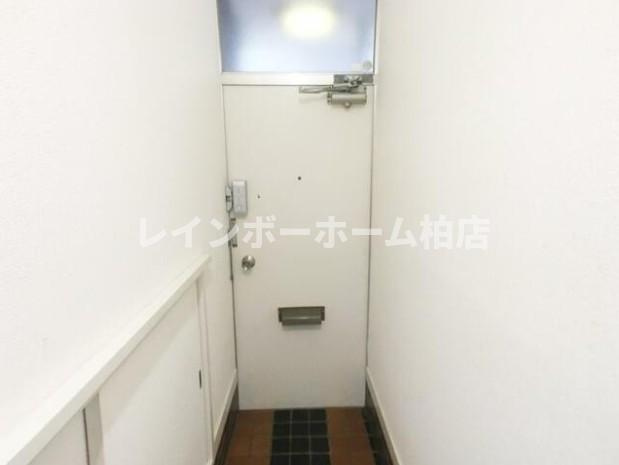 特典：仲介手数料が無料です!!の玄関|シューズボックスがあります