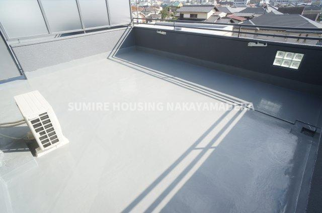 ソリッソ宝塚のバルコニー|参考、同建物・同間取りの号室