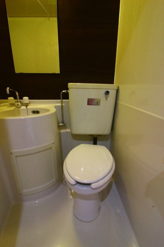 クリーンハイツのトイレ|バス・トイレ同室です