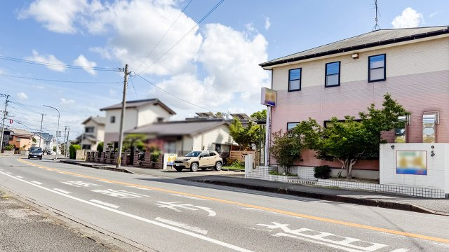 津屋崎店舗併用住宅のその他|前面道路の動線は観光の動線の要素に加え、地元の生活道路になっているため、幅広い客層の集客が期待できます。