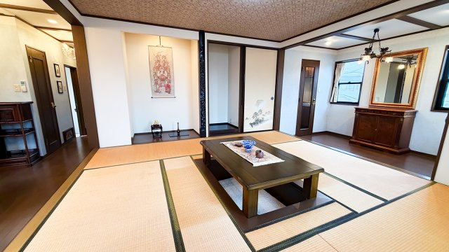 津屋崎店舗併用住宅の和室|和室ならではの温かな和の空間で寛ぎの時間を過ごせます