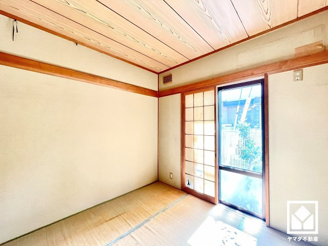 西宮市段上町5丁目の和室