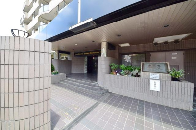 【エントランス】 | ライオンズマンション川越南古谷第三 | ゆとりのあるエントランスです