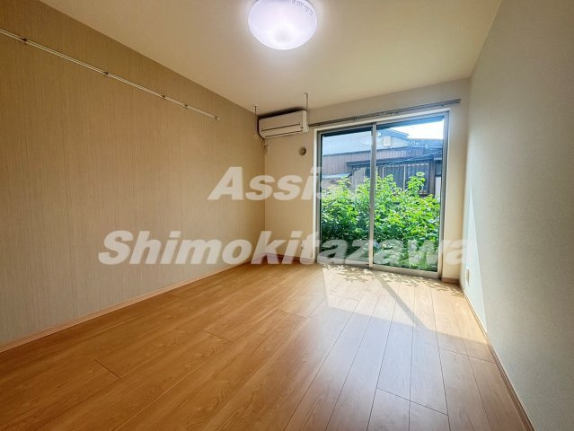 ＲＯＷ　ＨＯＵＳＥ上馬の居間・リビング