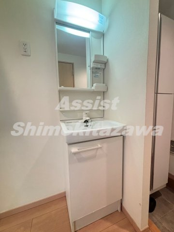ＲＯＷ　ＨＯＵＳＥ上馬の独立洗面台