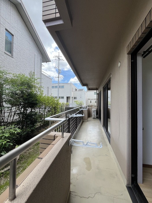フラット新屋敷のバルコニー